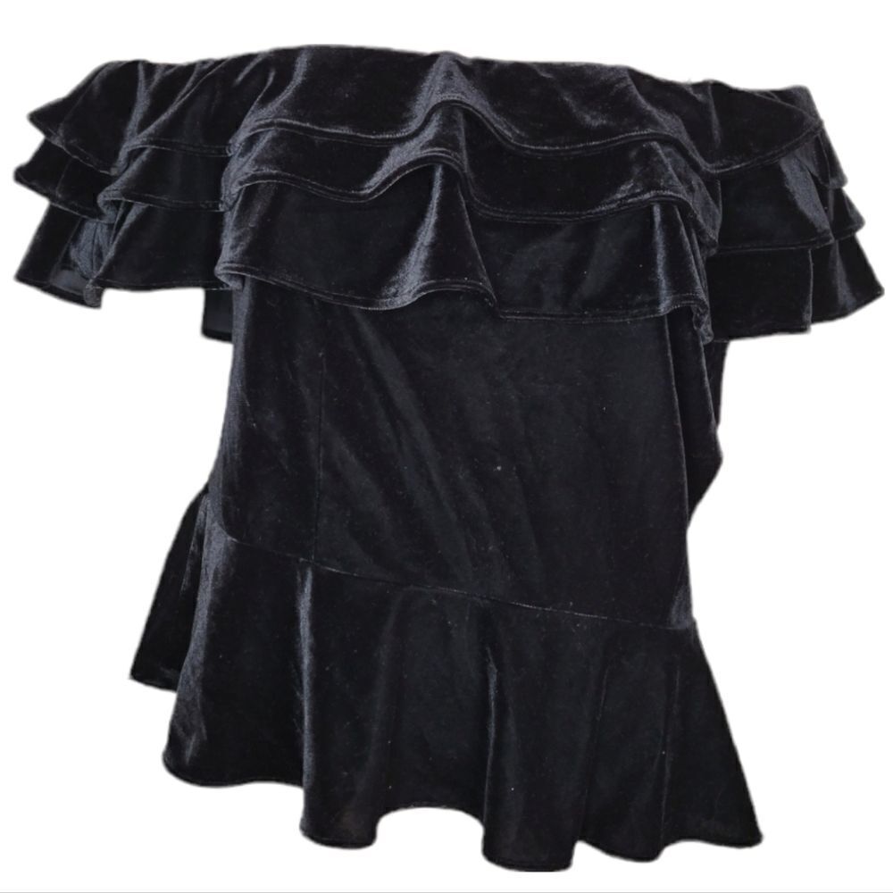 AQUA off the shoulder black velvet top. - Picture 4 of 10